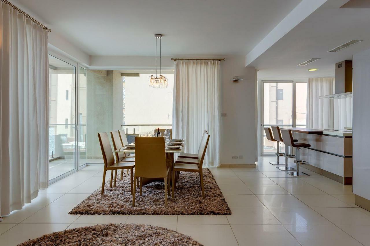 Contemporary, Luxury Apartment With Valletta And Harbour Views Sliema Kültér fotó