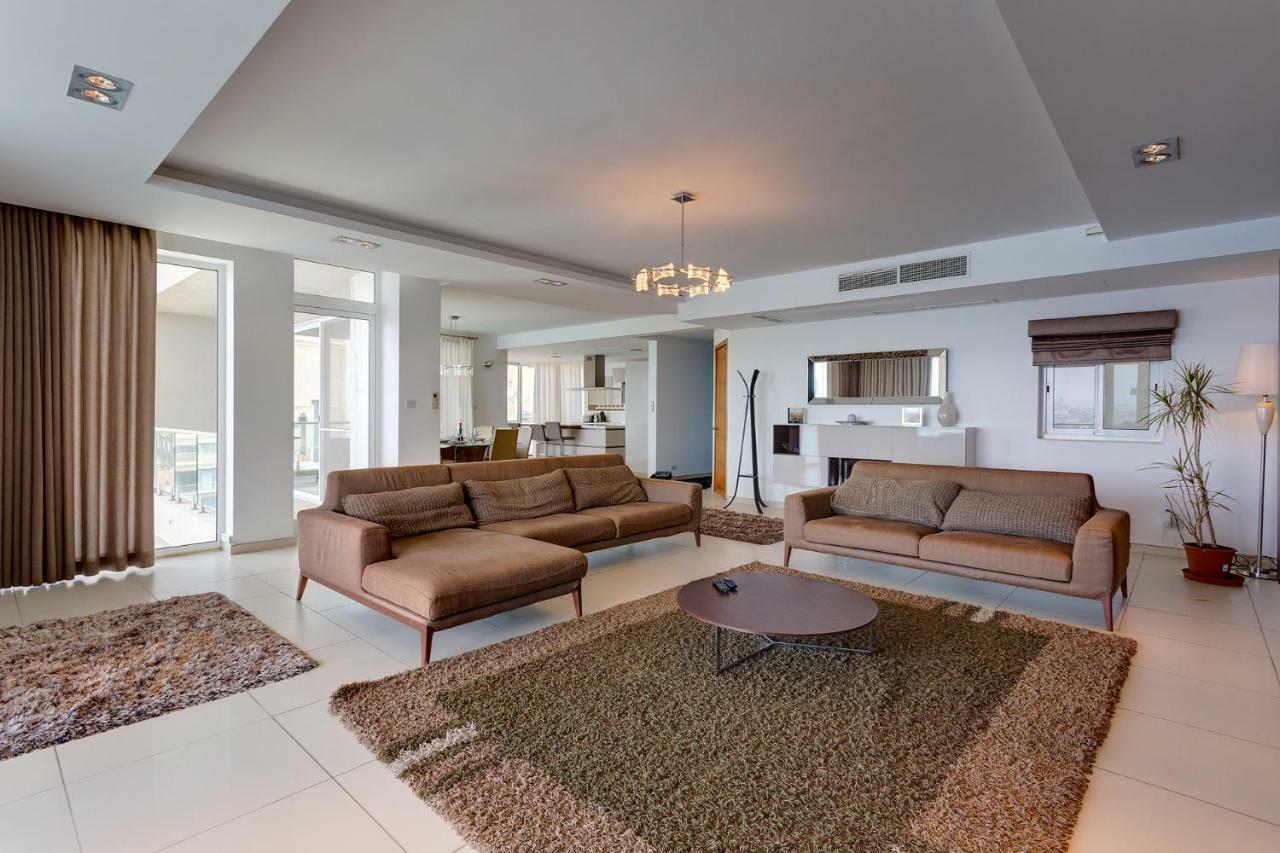 Contemporary, Luxury Apartment With Valletta And Harbour Views Sliema Kültér fotó