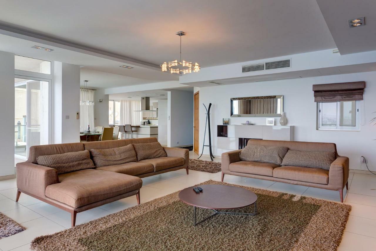 Contemporary, Luxury Apartment With Valletta And Harbour Views Sliema Kültér fotó