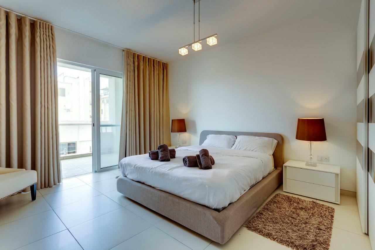 Contemporary, Luxury Apartment With Valletta And Harbour Views Sliema Kültér fotó